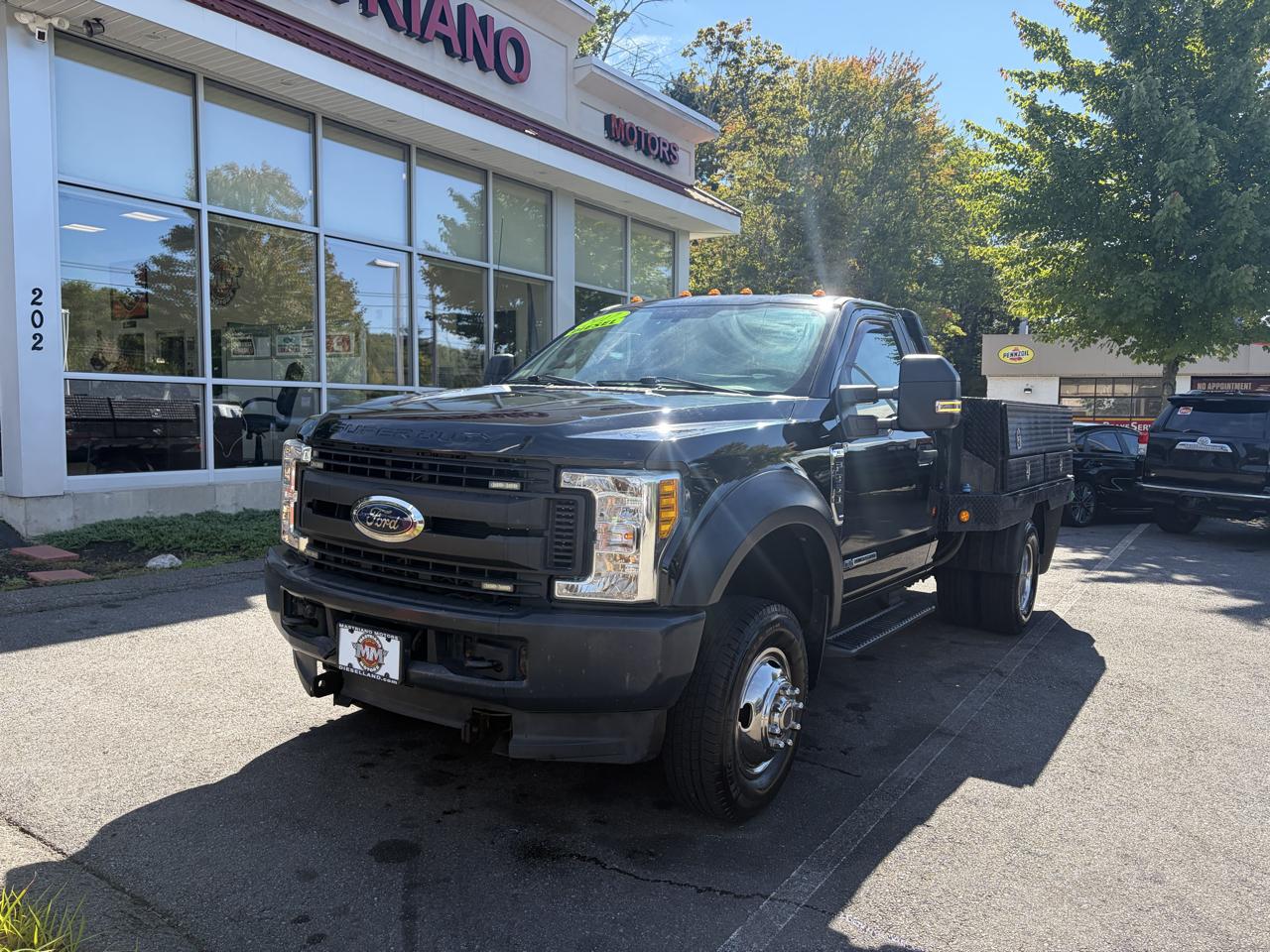 ford f-350 super duty chassis cab 2017 1FDRF3HT5HDA01750 image ford f-350 super duty chassis cab 2017 1FDRF3HT5HDA01750 image